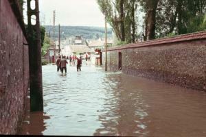 Rue du Moulin à Igny, crue de 1982